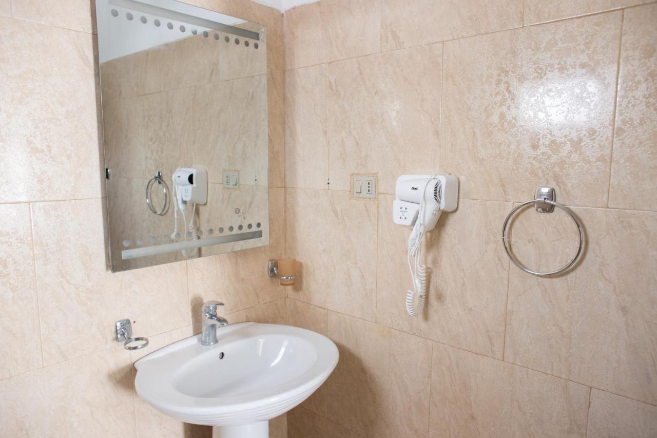 Vila Sanremo Tiranë Ngoại thất bức ảnh